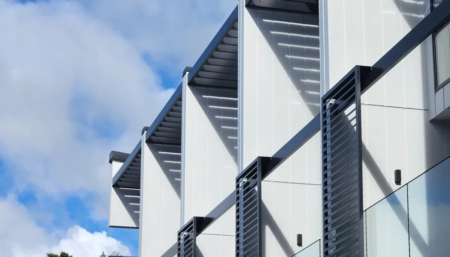 fixed aluminium louvres