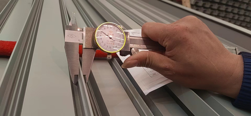 알루미늄 프로파일의 PVDF 공정